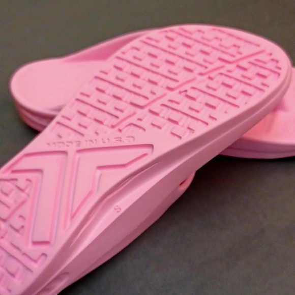NWT Telic recovery sandal flip flop thong - bubble gum pink. Made in the USA. - Picture 5 of 5